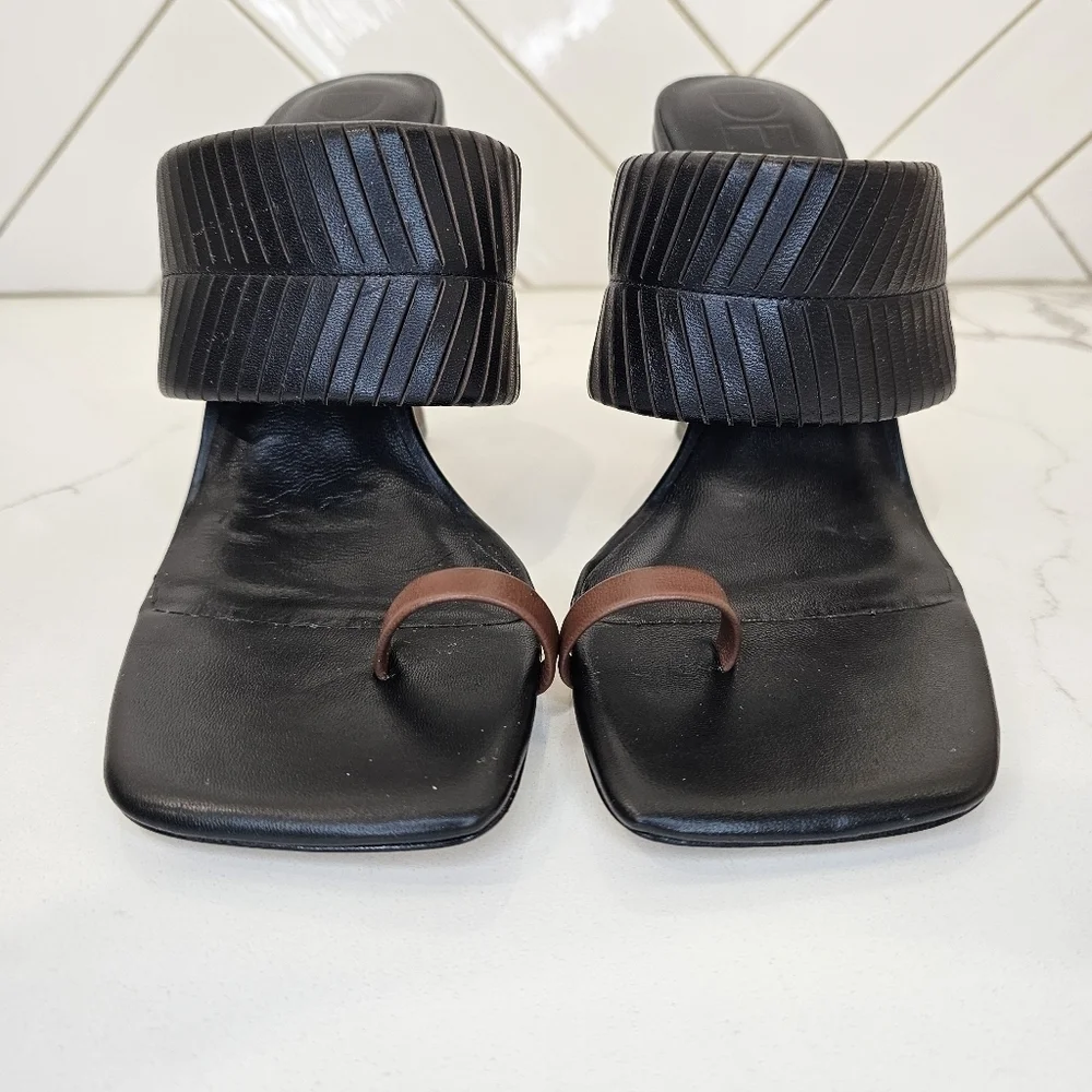 Delta Kelsea Heels Women's Size 7.5 Black Square Toe Stiletto Classic